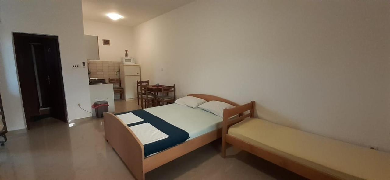 Apartmani Izvor Pag Town Εξωτερικό φωτογραφία
